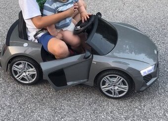 Detske elektrické auto Audi