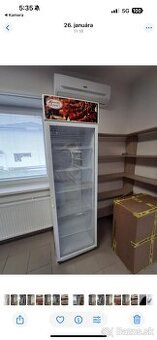 Presklenena chladnicka