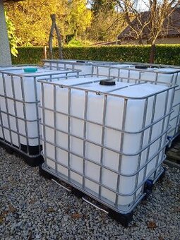 1000 L plastová nádrž s DOVOZOM