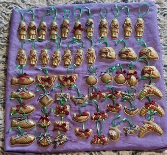 vianočné ozdoby kus 1,30€