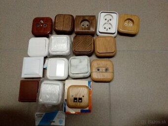 drevené vypinače a zásuvky