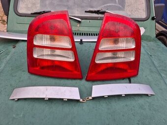 Predám zadné svetlá na Škoda Octavia I 1 sedan