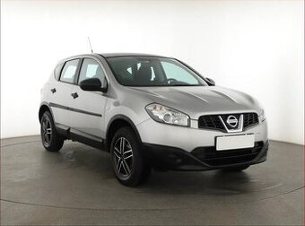 Kúpim nissan qashqai benzin
