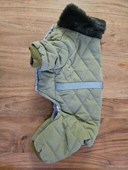 Zimna bundička pre psíka