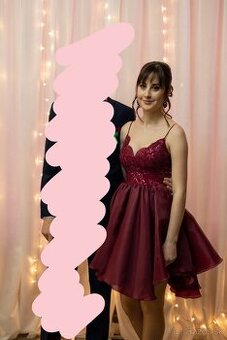 Krátke spoločenské šaty