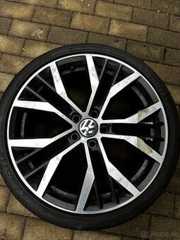 Predám 1ks elektrón Vw santiago golf 7 gti 19”