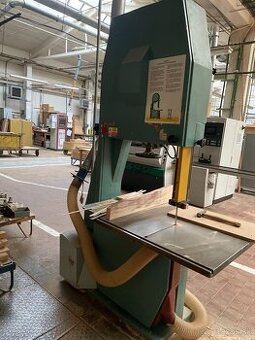 Pásová pila kola 80 cm v provozu