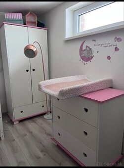 Dievčenská skriňa a komoda