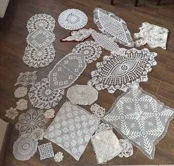 Staré háckované obrusy