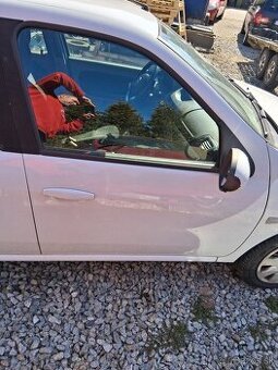 Predam spolujazdcove dvere biele Renault Thália rok 2011