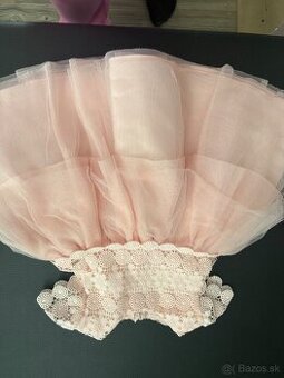 Šaty na svadbu, oslavu, fotenie.