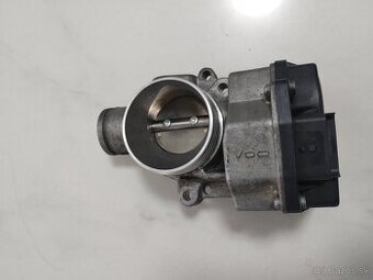 Poistková skrinka, skrtiaca klapka, plynový pedál