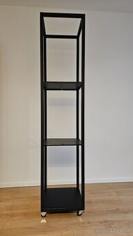 Stojan na drevo do interieru