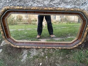 Veľké starožitné zrkadlo