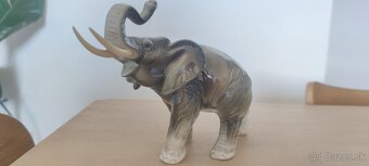 Porcelánový slon Royal Dux