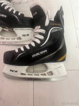 BAUER SUPREME VEĽKOSŤ 33,5
