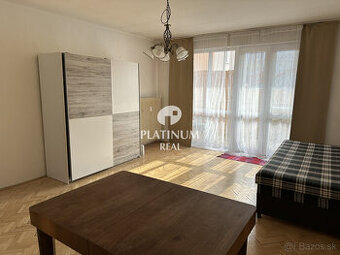 Priestranný 2 izbový byt pri NTC, samostatné izby, loggia