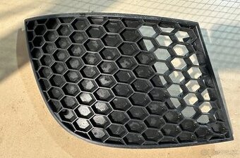 Mriežka predného nárazníka Seat Ibiza 3, 6L6853665