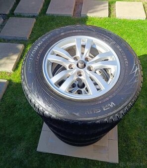 Predám disky na mistubishi 215/70 R16 s pneumatikami nokian