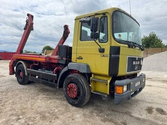 Man F2000 nosič kontajnerov