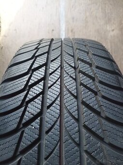 Zimné pneu Bridgestone Blizzak LM001 215/55 R17