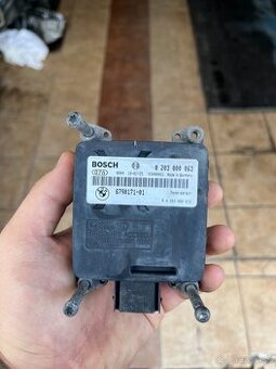 Radar adaptívneho tempomatu BMW