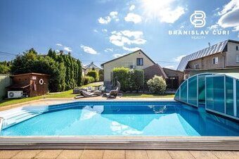 RODINNÝ DOM S BAZÉNOM NA PEREŠI