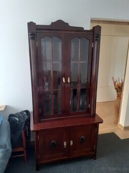 Oprava starožitného nábytku