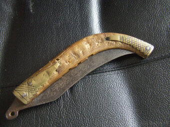 Balkánsky starý zatvárací nôž. 18 storočie