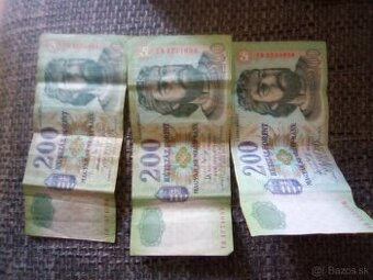 Rôzne mince a bankovky