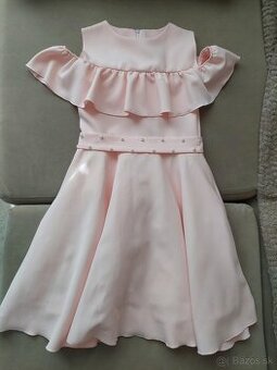 Spoločenské marhuľkové šaty