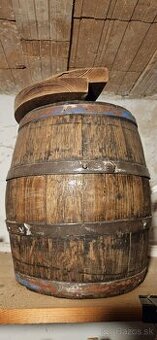 Stare predmety - sudok, vedro, sodovka, vrtacka, brana