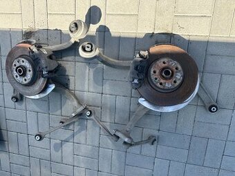 Predná otoč Audi A4 b9 mám aj na A6 c7 8w0407560 8w0407559