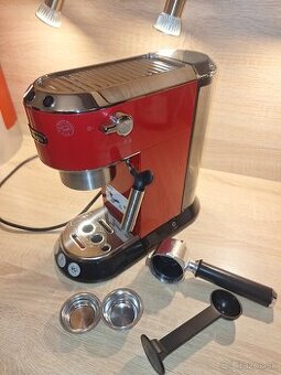 kávovar DeLonghi Dedica EC680