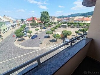 3 izb.byt s vlastným kurenim na námestí v Bytči