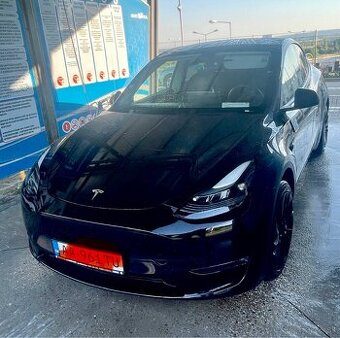 🚖 Prenájom Tesla Model Y 2023 – vhodné na TAXI / Bolt / Uber