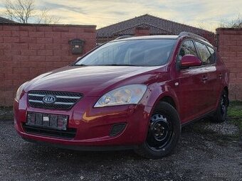 Kia Ceed SW 1.6 16V • Benzín • 85kw • Mod. 2010