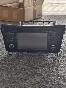 Nissan qashqai autorádio s navigáciou + rámček j11