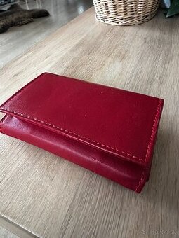 Nová kožená peňaženka