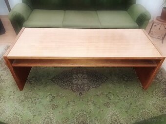 Konferenčný stolík