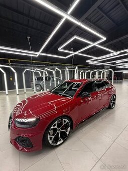 AUDI RS4 2024 competition+