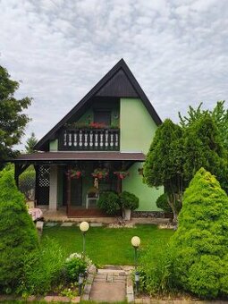 Malebná chata v Tovarníkoch pri Topoľčanoch