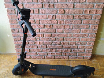 Elektrokolobežka Segway Ninebot Kickscooter F2
