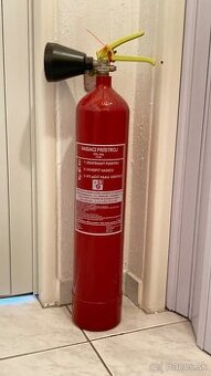 Hasiaci prístroj 5kg s držiakom na stenu