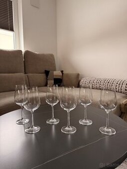 Poháre na biele a červené víno