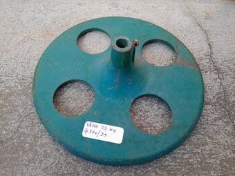 Liatinový stojan na slnečník-dáždnik.