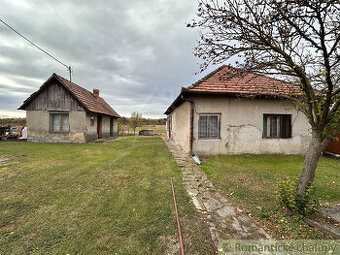 Starší rodinný dom s veľkým pozemkom v tichej obci Kava pr