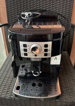 Kávovar Delonghi Magnifica S