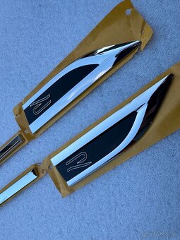 VW AUDI logo emblemy R R-line S RS 3 A3 original