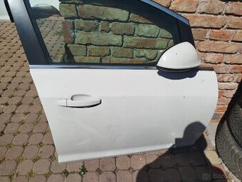 OPEL Astra J  dvere,kapota